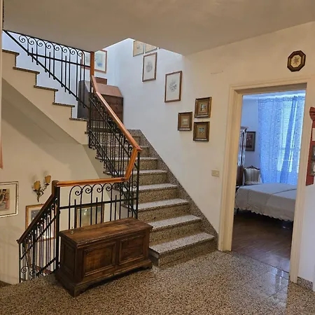 Lauretta, A Stone's Throw From The Beach! * Viareggio