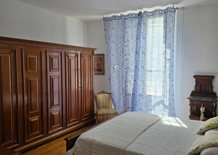 Lauretta, A Stone's Throw From The Beach! Vakantiehuis