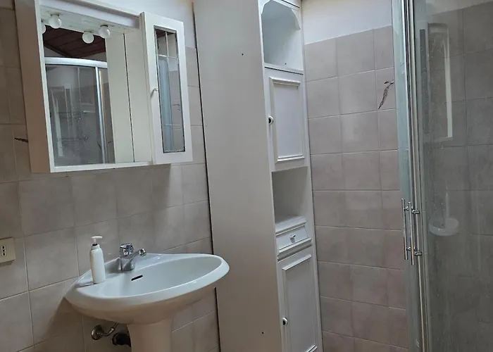 Vakantiehuis Lauretta, A Stone's Throw From The Beach! Viareggio