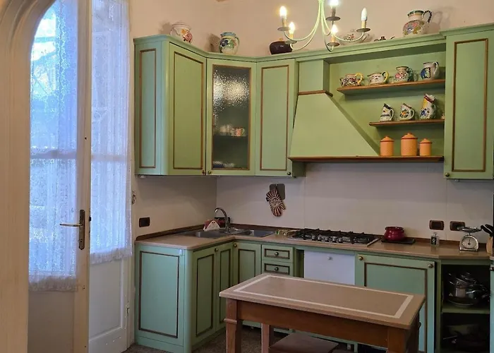 Lauretta, A Stone's Throw From The Beach! * Viareggio