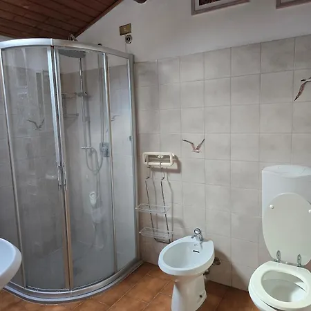 Lauretta, A Stone's Throw From The Beach! Будинок відпочинку В'яреджо