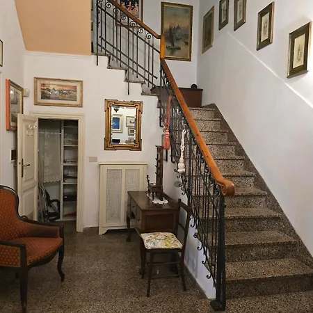 Lauretta, A Stone's Throw From The Beach! Будинок відпочинку В'яреджо