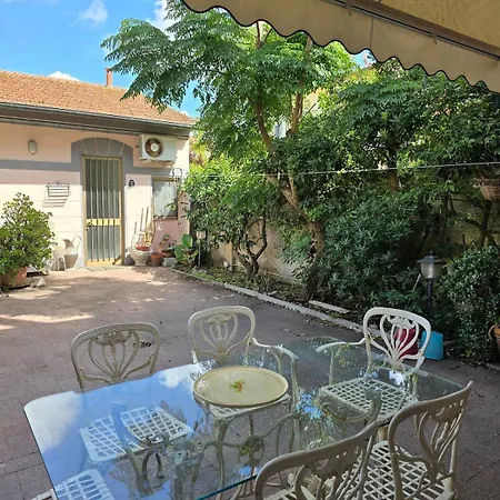 Lauretta, A Stone's Throw From The Beach! Будинок відпочинку *