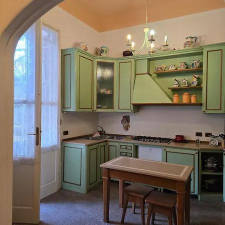 Lauretta, A Stone's Throw From The Beach! * В'яреджо