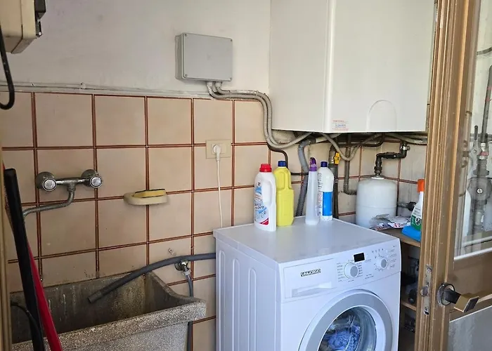 Lauretta, A Stone's Throw From The Beach! *