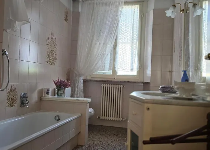 Lauretta, A Stone's Throw From The Beach! Viareggio