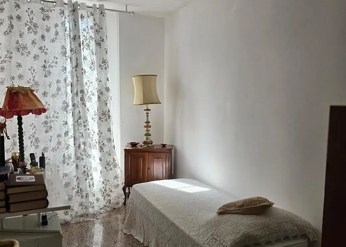 Lauretta, A Stone's Throw From The Beach! * Viareggio