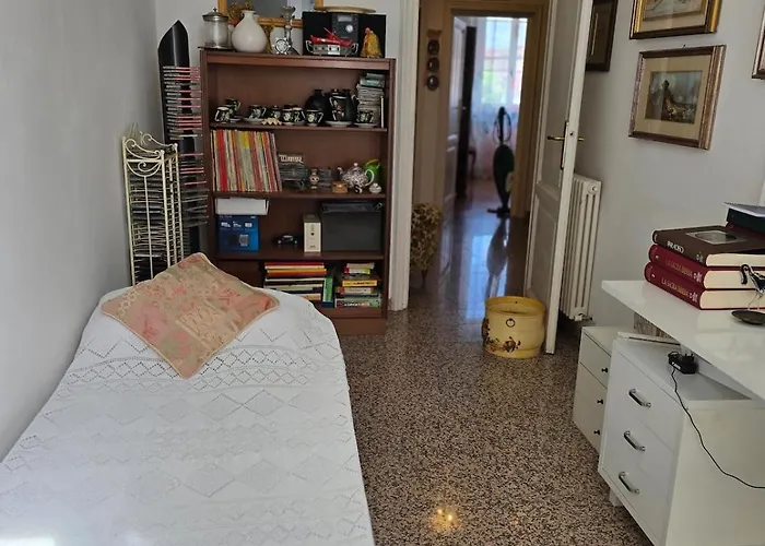 Lauretta, A Stone's Throw From The Beach! Dom wakacyjny *