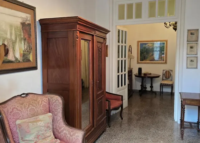 Lauretta, A Stone's Throw From The Beach! * Viareggio